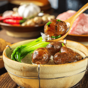  <strong>正在选择老字号合</strong>